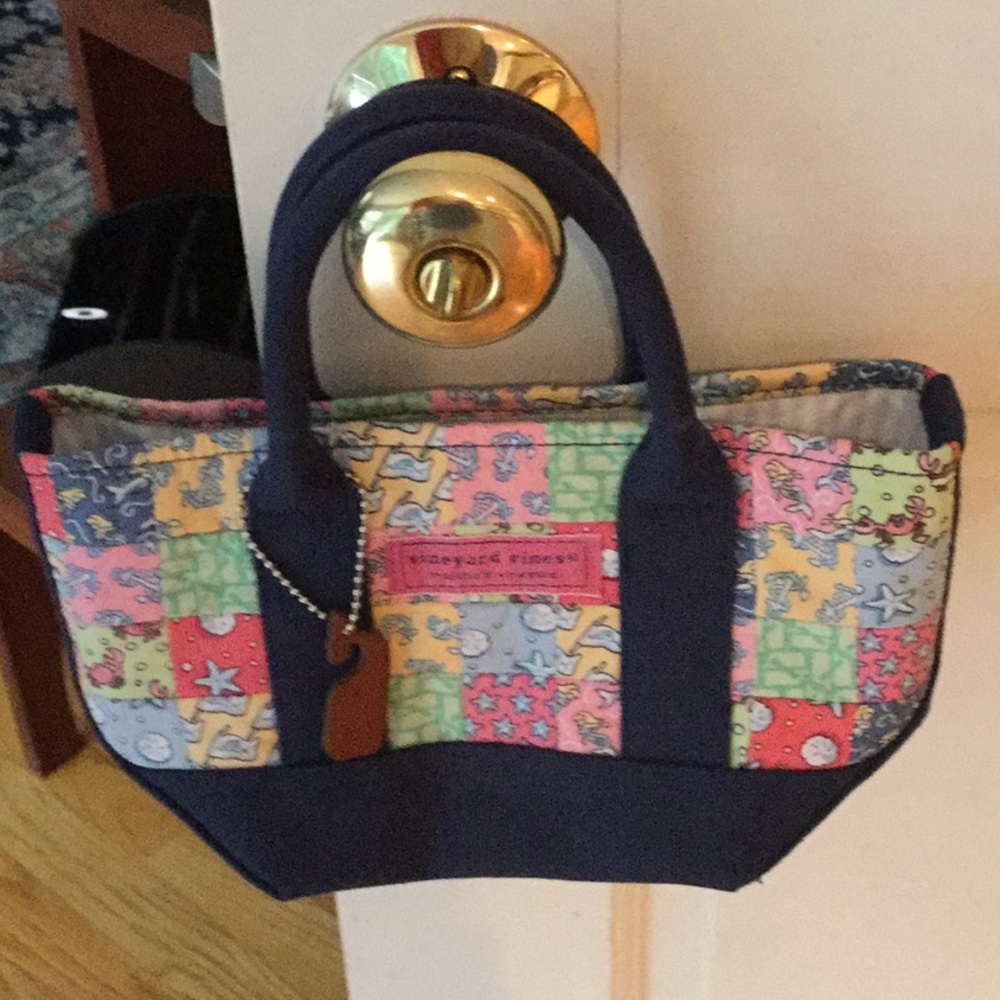 Vineyard Vines mini purse